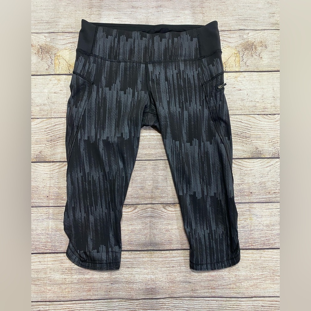 Lululemon black and gray crop leggings